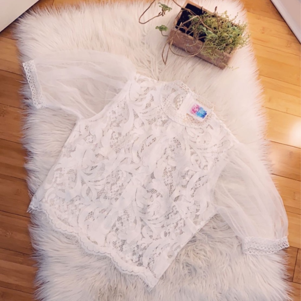 White Lace Tulle Sleeve Blouse